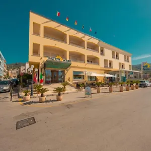Riva Del Sole Hotel